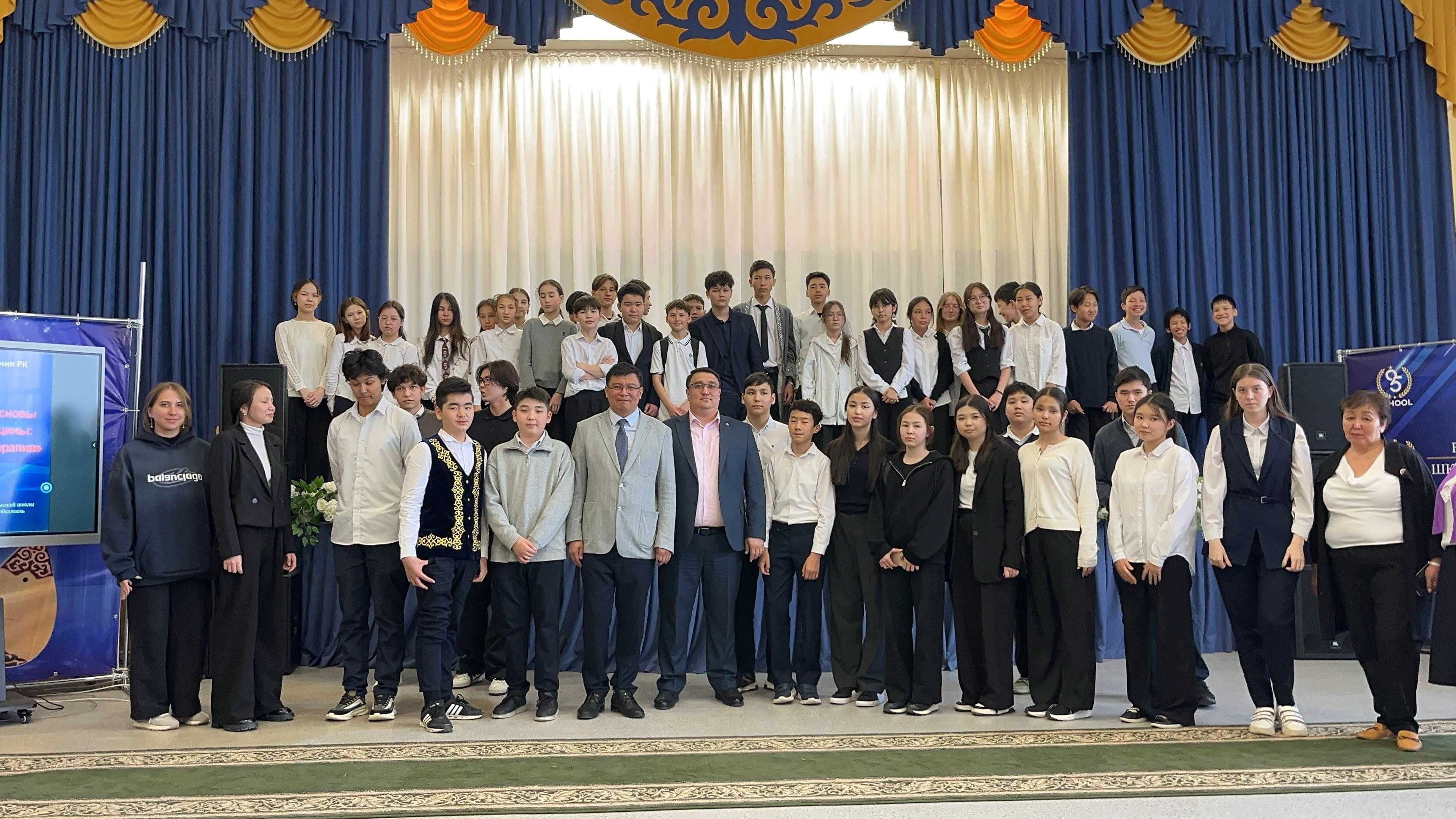 Мотивационная встреча преподавателей AIU со школьниками: о значении точных наук и выборе профессии — 1