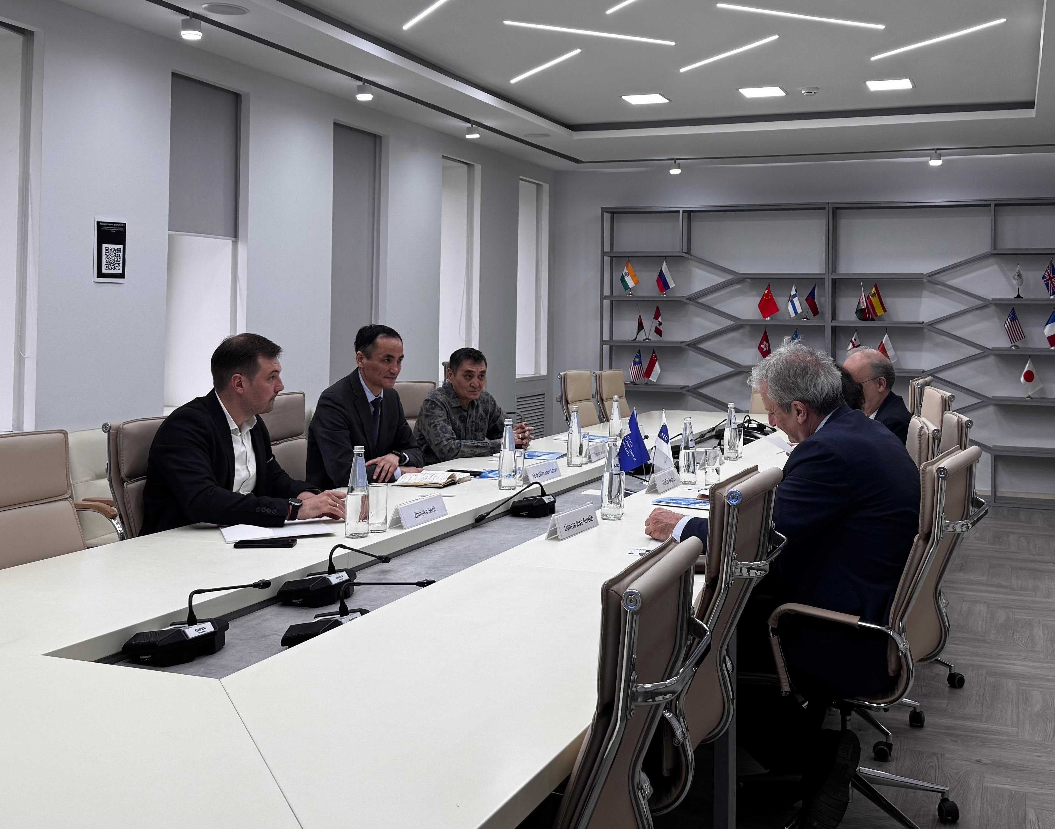 Визит представителей Посольства Испании в Astana International University — 1