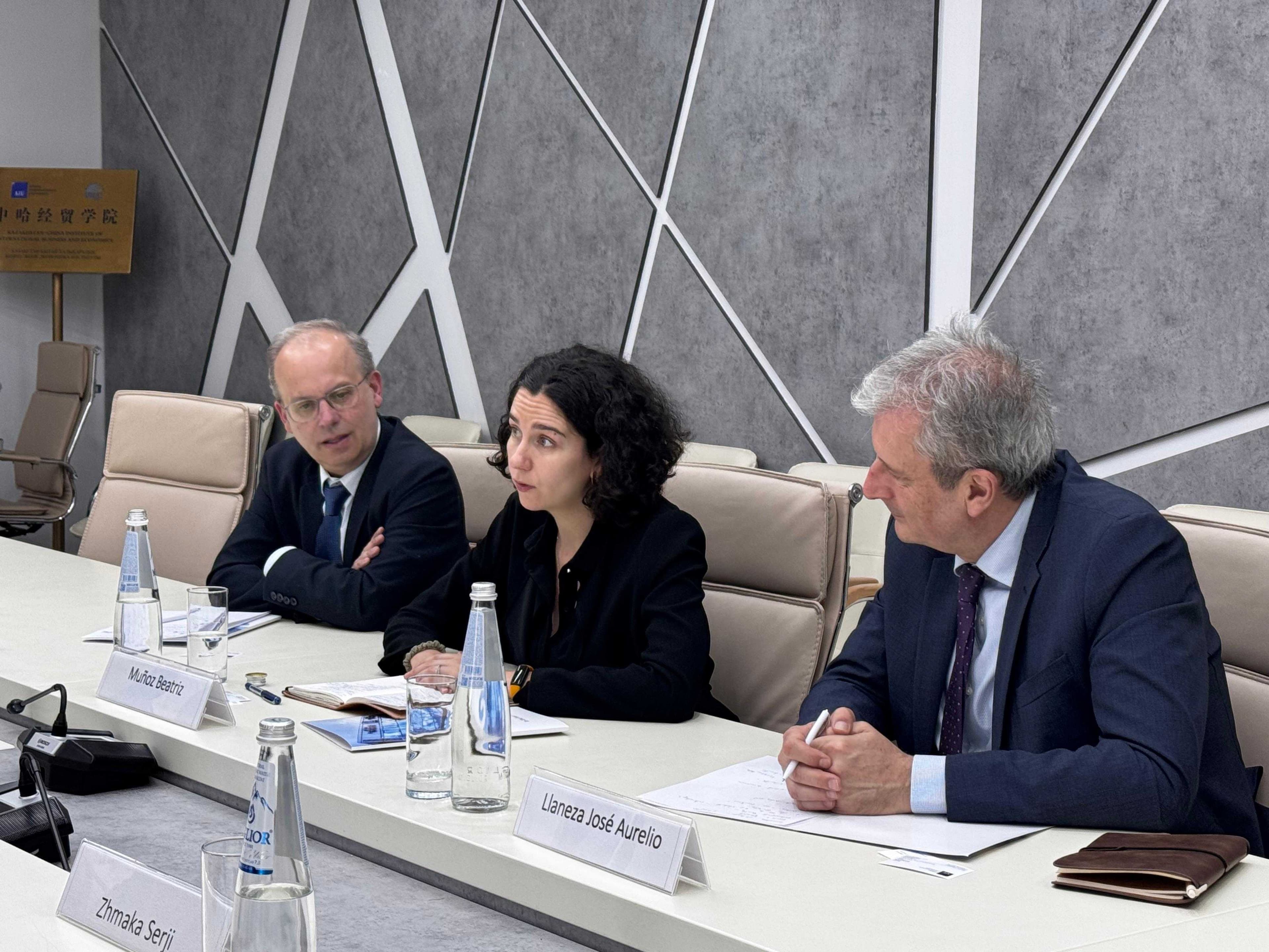Визит представителей Посольства Испании в Astana International University — 7