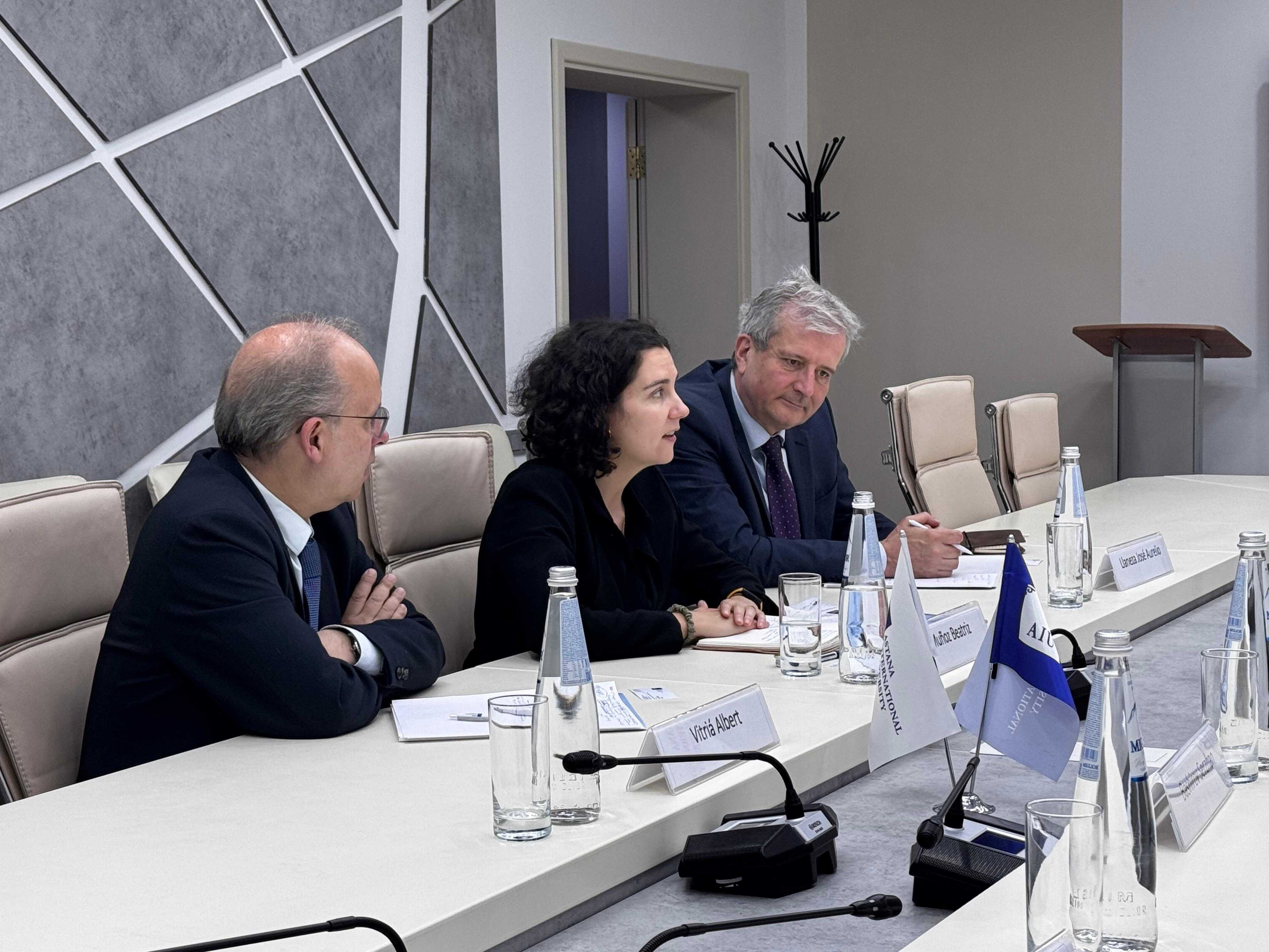 Визит представителей Посольства Испании в Astana International University — 8