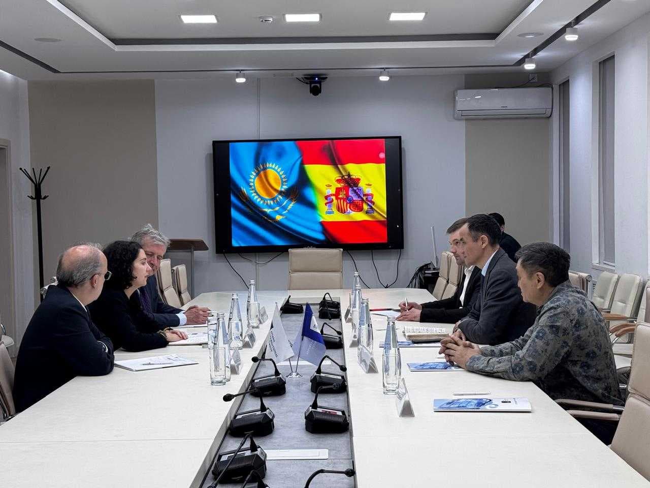 Визит представителей Посольства Испании в Astana International University — 10