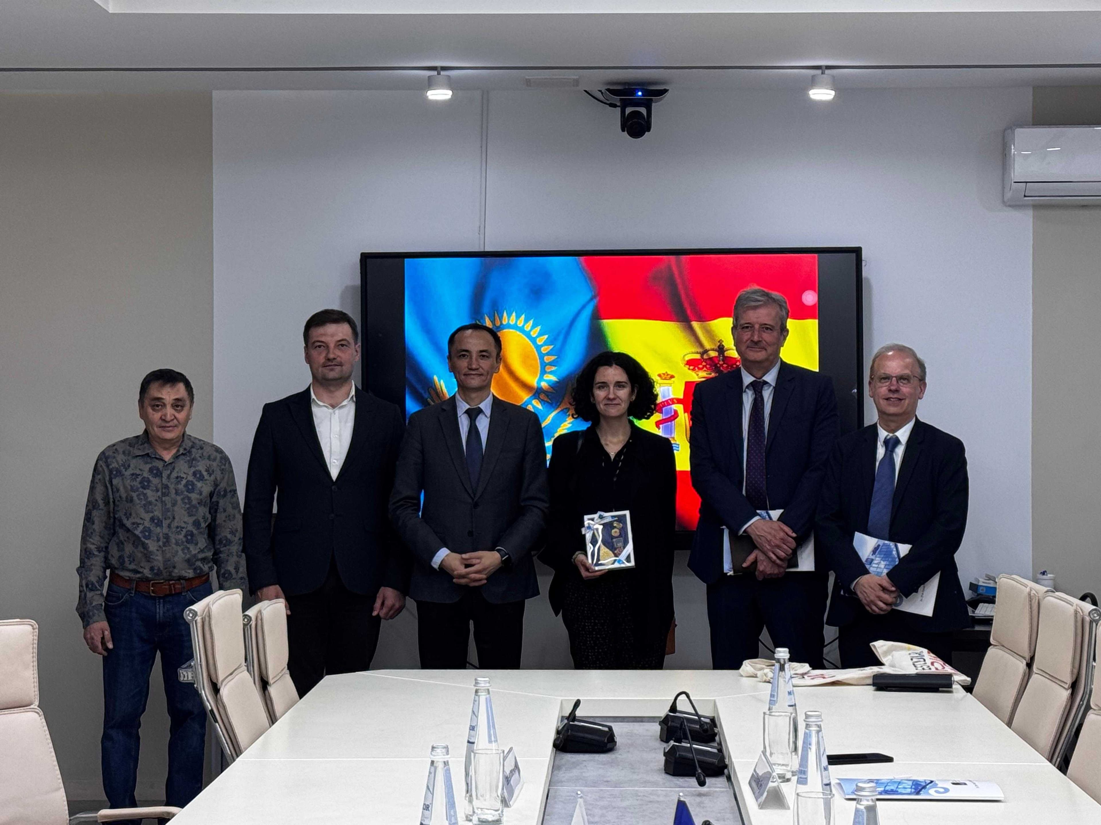 Визит представителей Посольства Испании в Astana International University — 11