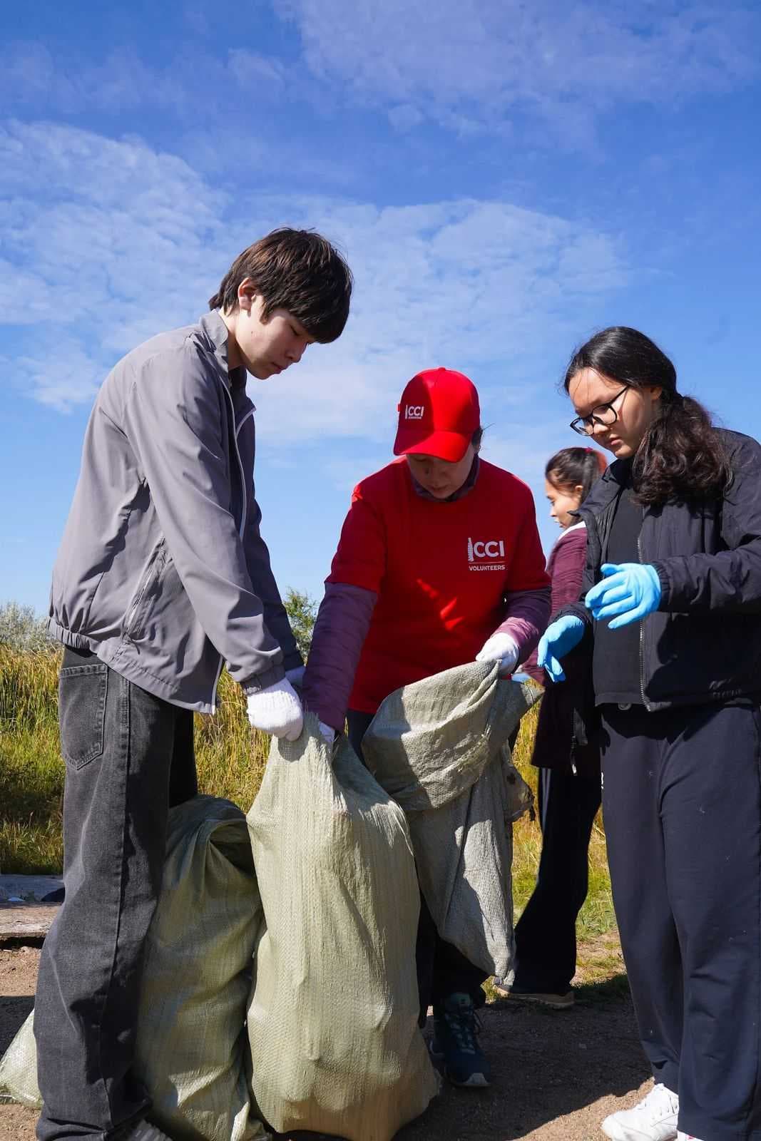 Студенты AIU  приняли участие в глобальной экологической акции «World Cleanup Day» — 9