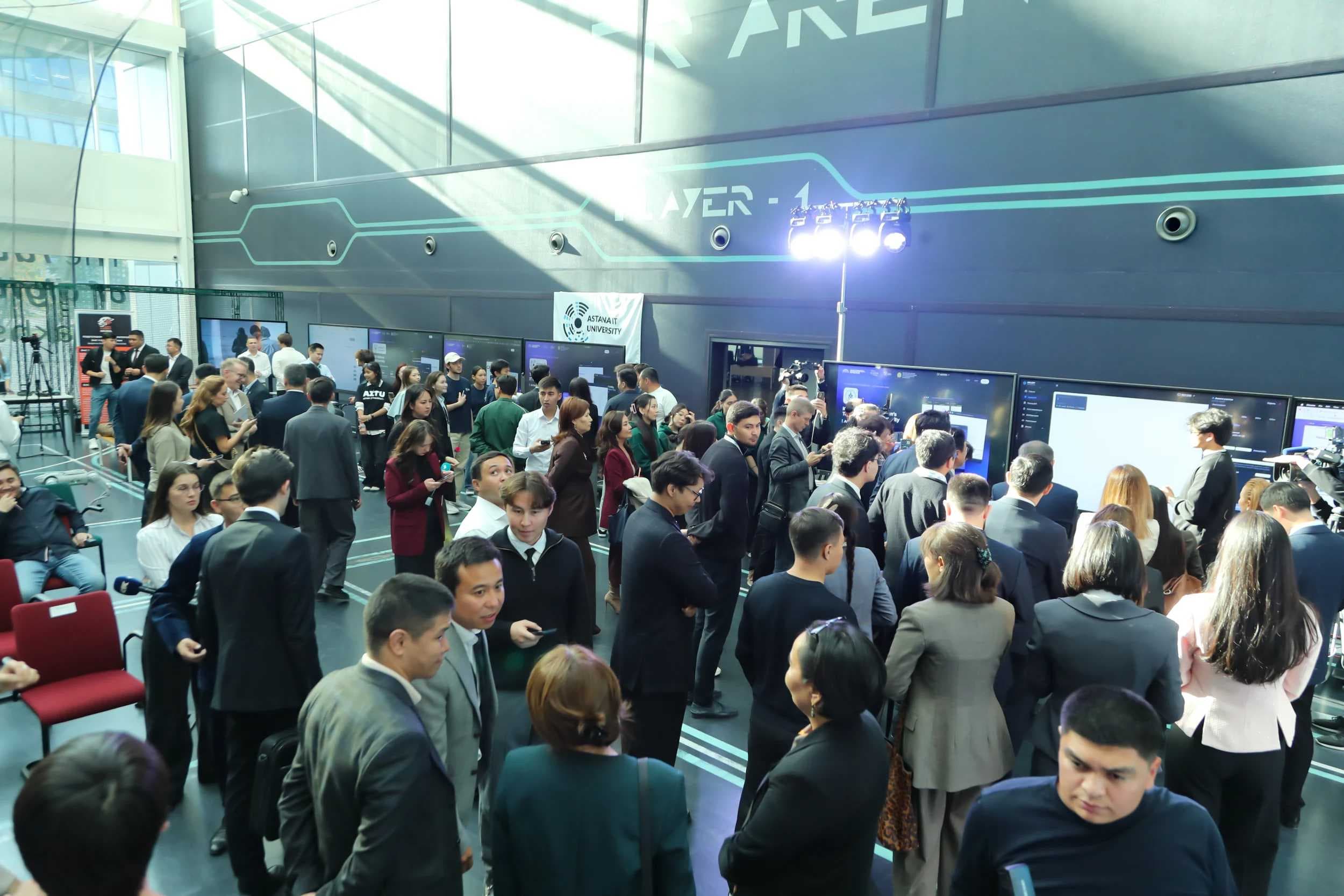 Студенты Astana International University представили инновационные проекты на AI & Digital Bridge 2026 — 5