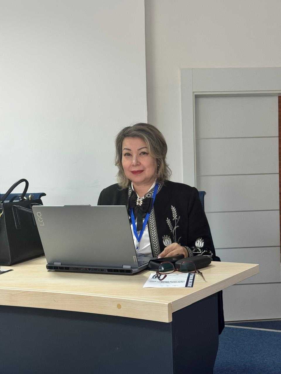 AIU оқытушысы Назарбаев Университетіндегі халықаралық конференцияда баяндама жасады — 2