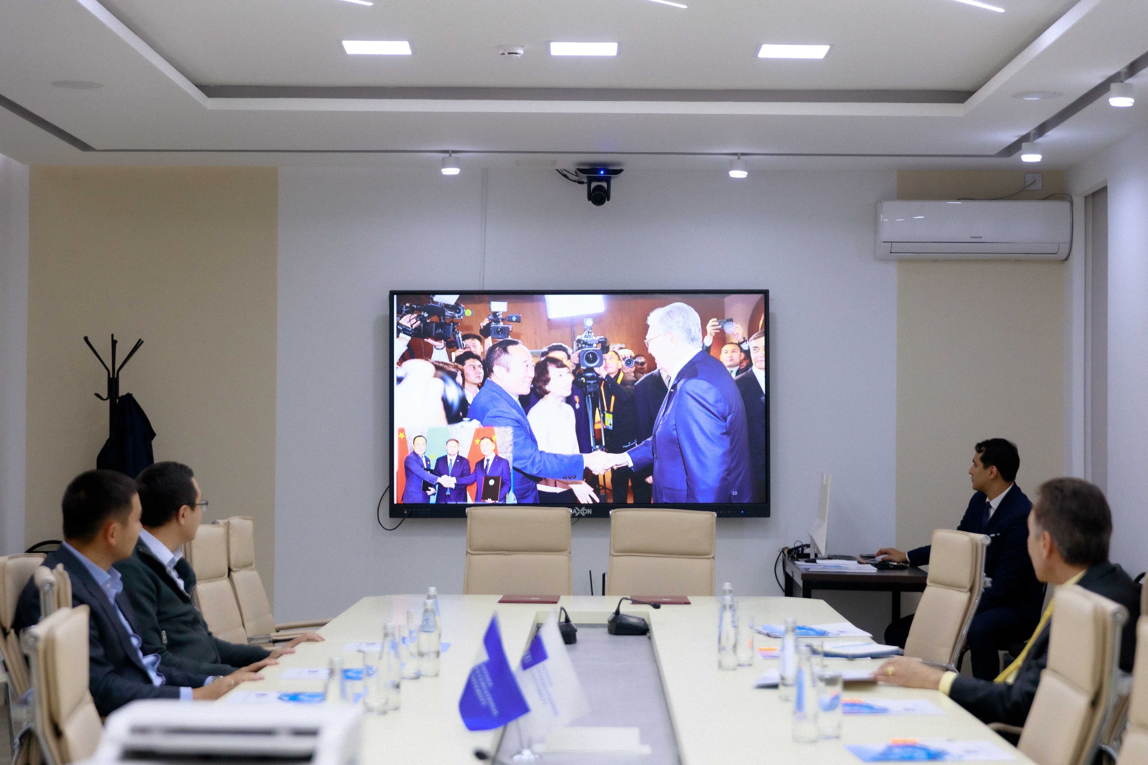 В полях Digital Bridge 2025: AIU подписал меморандум с АО «НИТ» — 2
