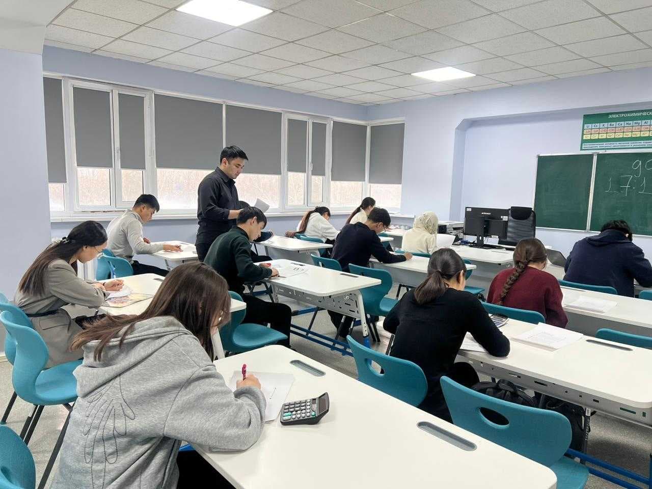 Студенты AIU показали отличные результаты на олимпиаде по химии — 1