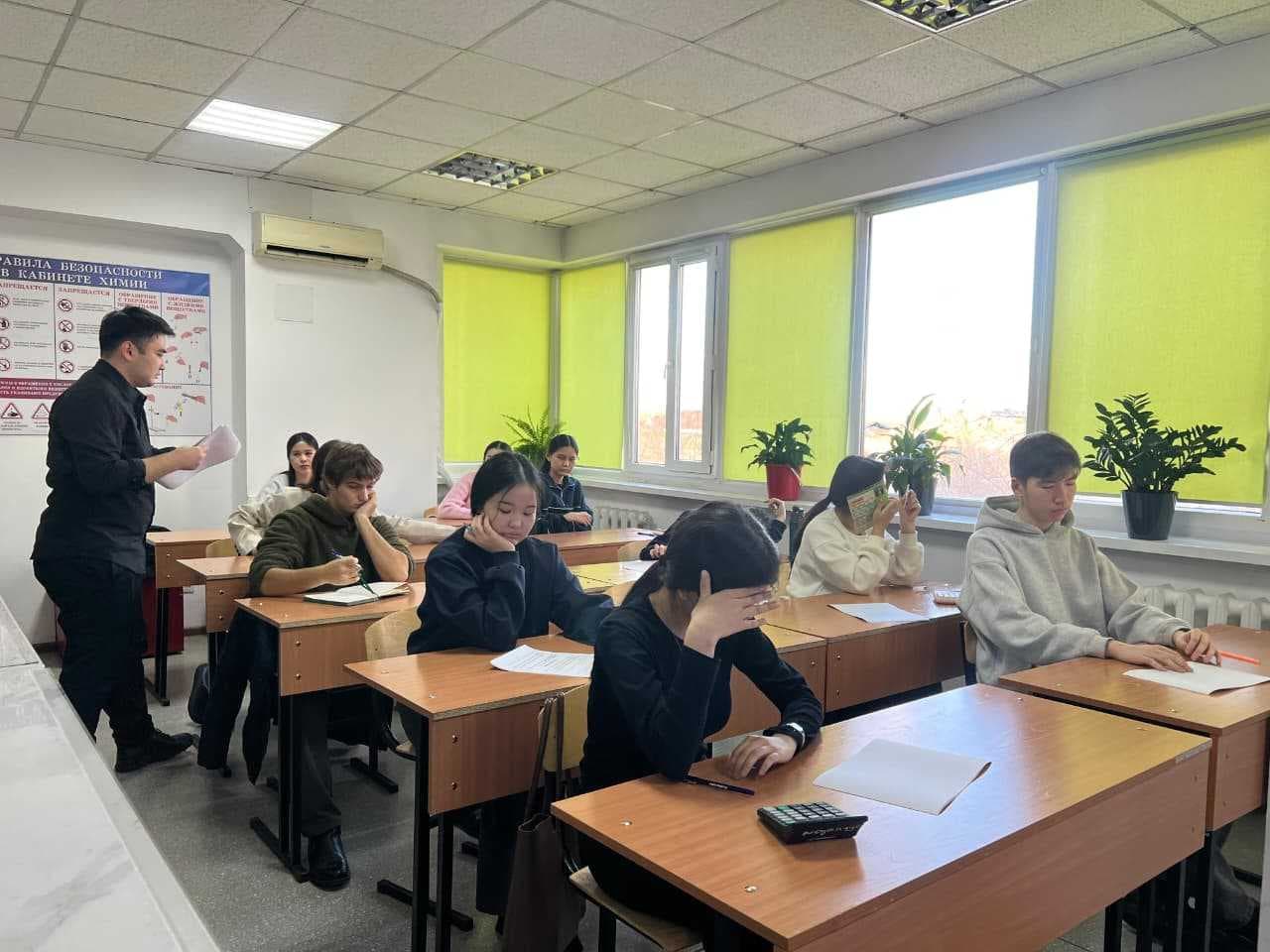 Студенты AIU показали отличные результаты на олимпиаде по химии — 3