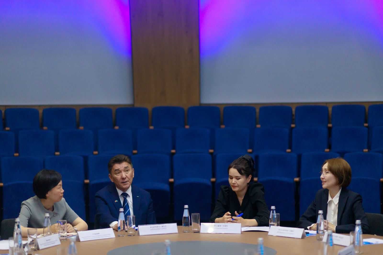 AIU мен Қытайдың Ляньюньган қаласы арасындағы жаңа серіктестік — 13