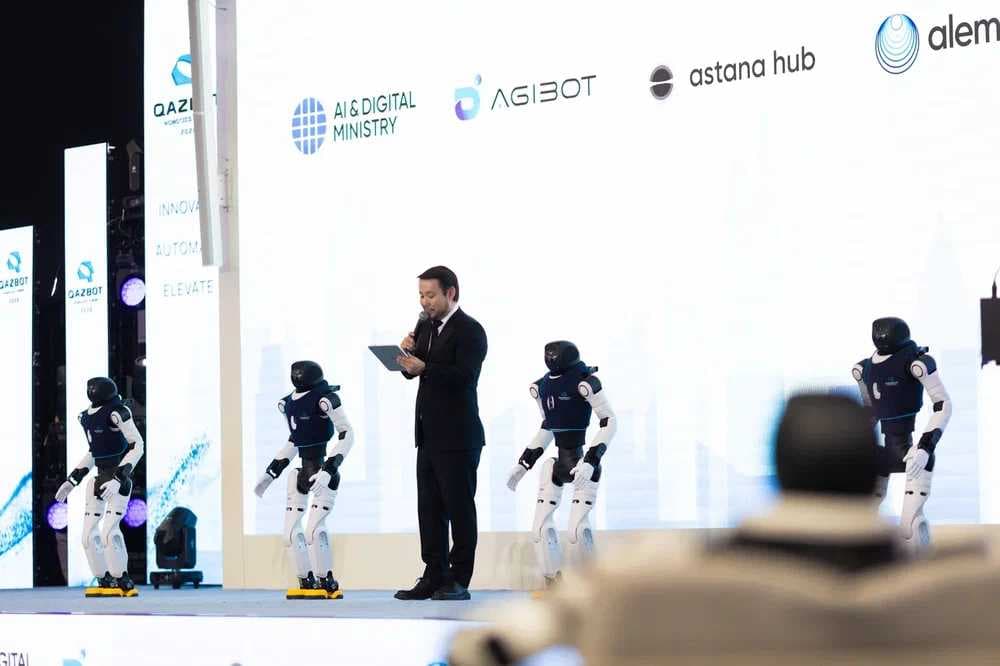 Астана Халықаралық университеті мен QAZBOT Technologies өзара ынтымақтастық туралы меморандумға қол қойды — 4