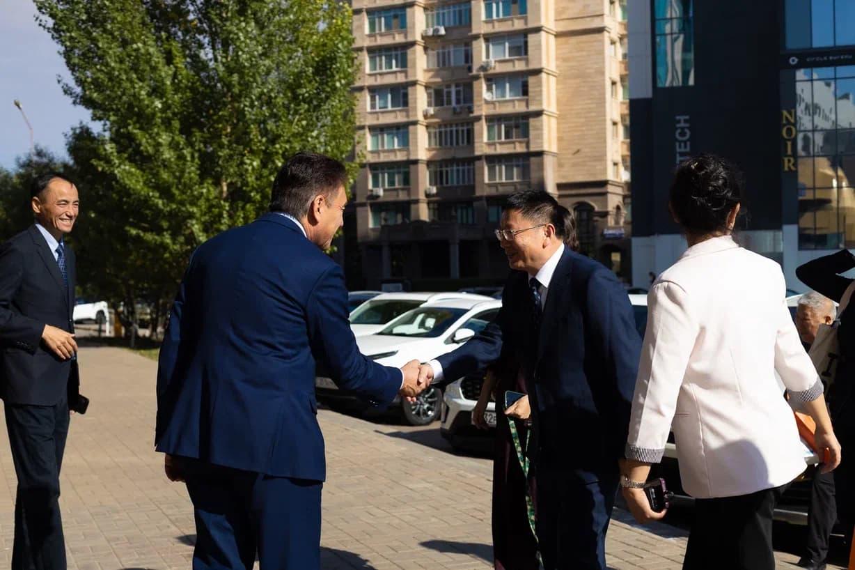 Делегация Технологического университета Цилу посетила AIU — 2