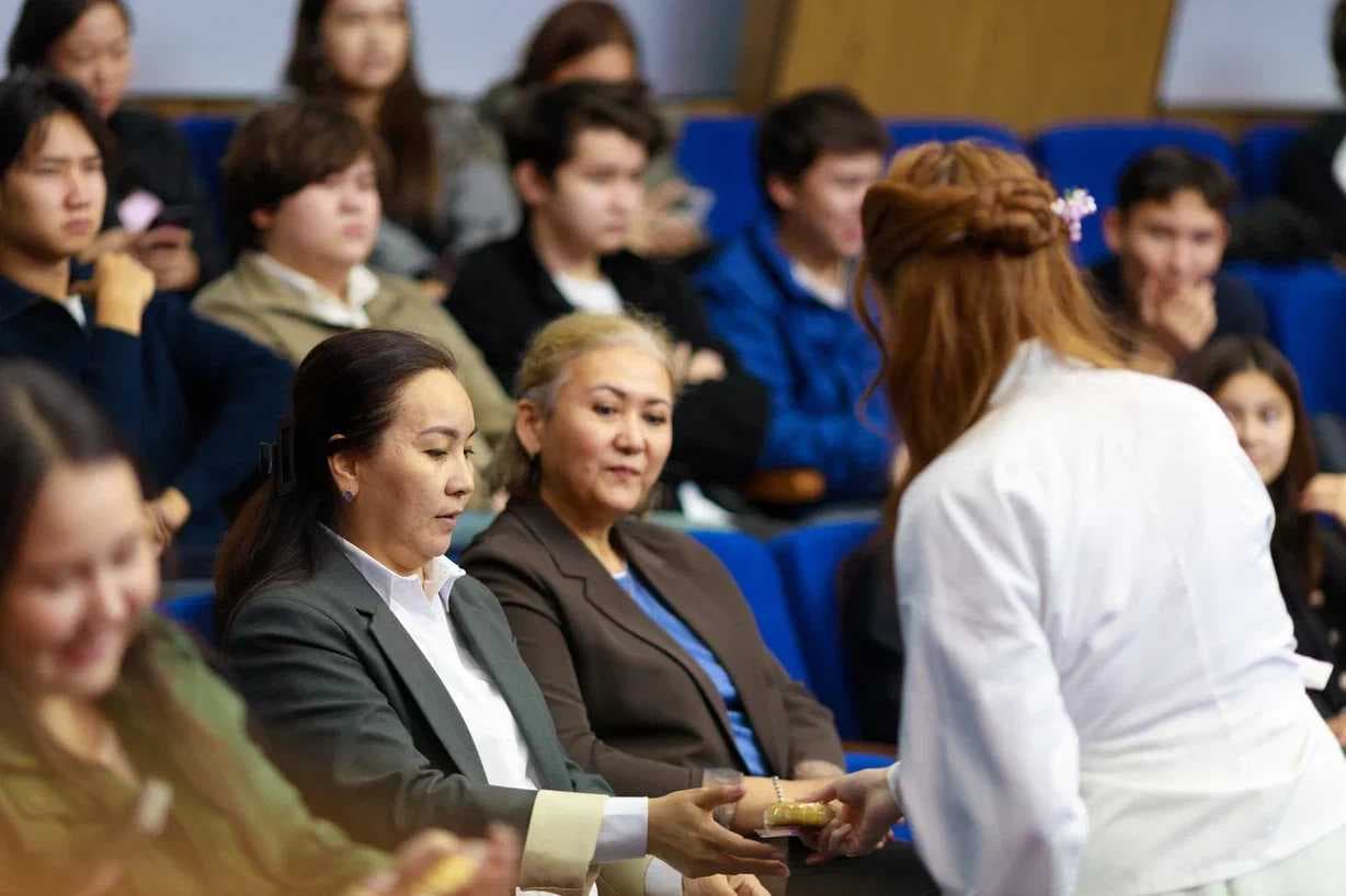 AIU-да Қытай халқының Күз ортасы мерекесі атап өтілді — 6